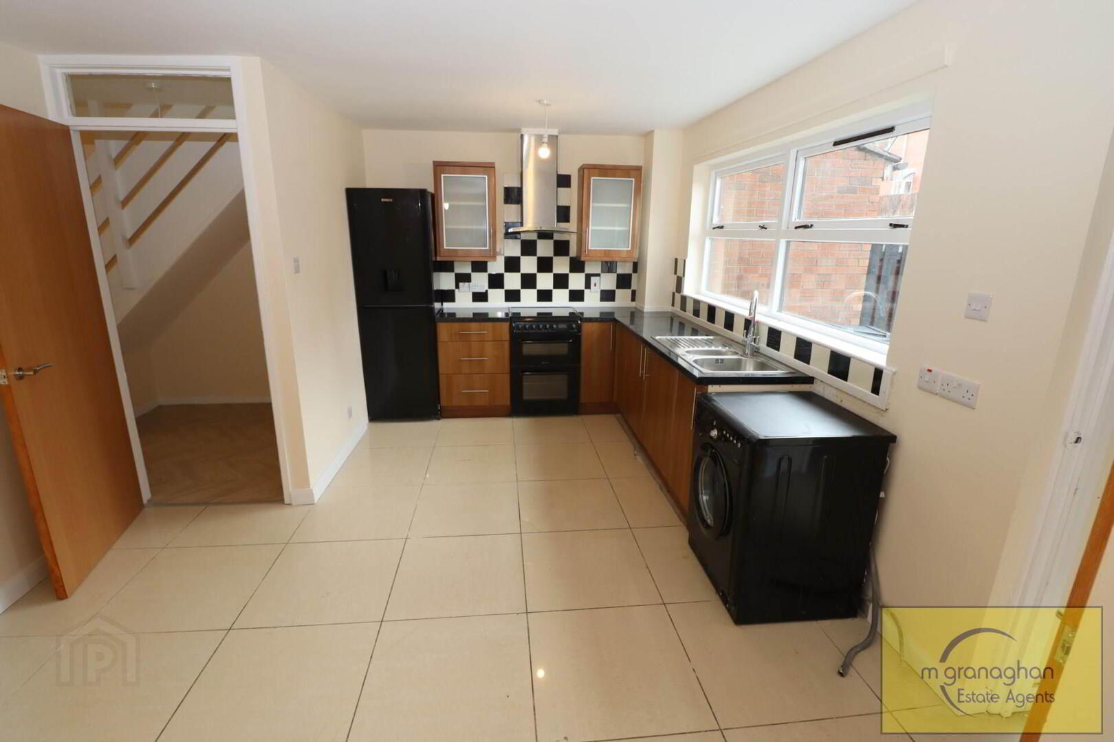 77 Albert Street 7 of 22