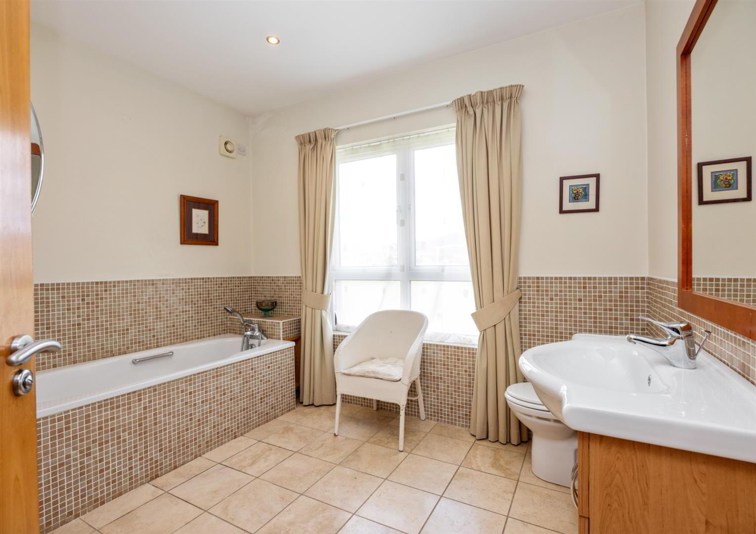 7 Seafields Avenue 31 of 34