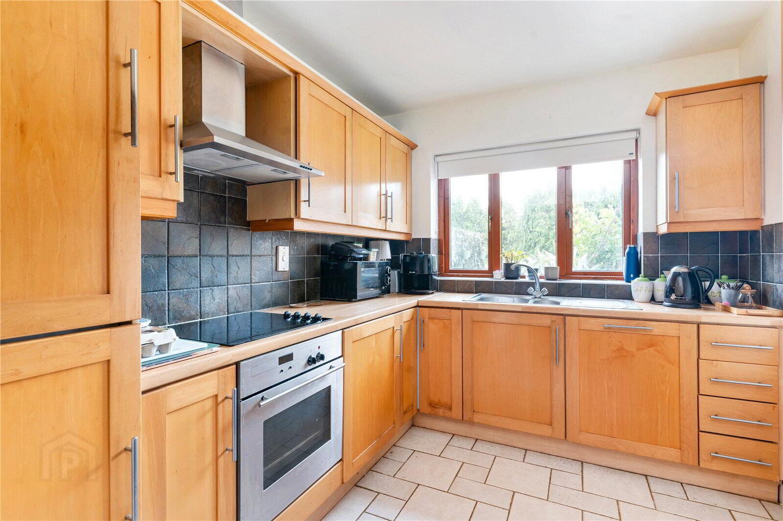 8 Ferndale Court 5 of 11