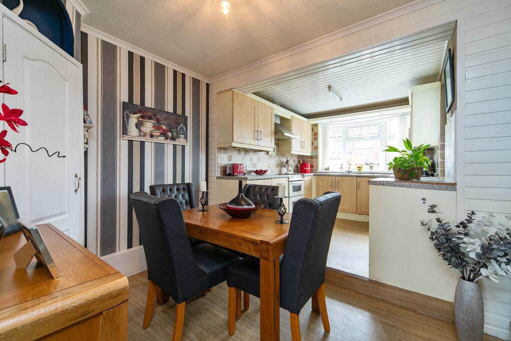 33 Larkfield Road 5 of 20