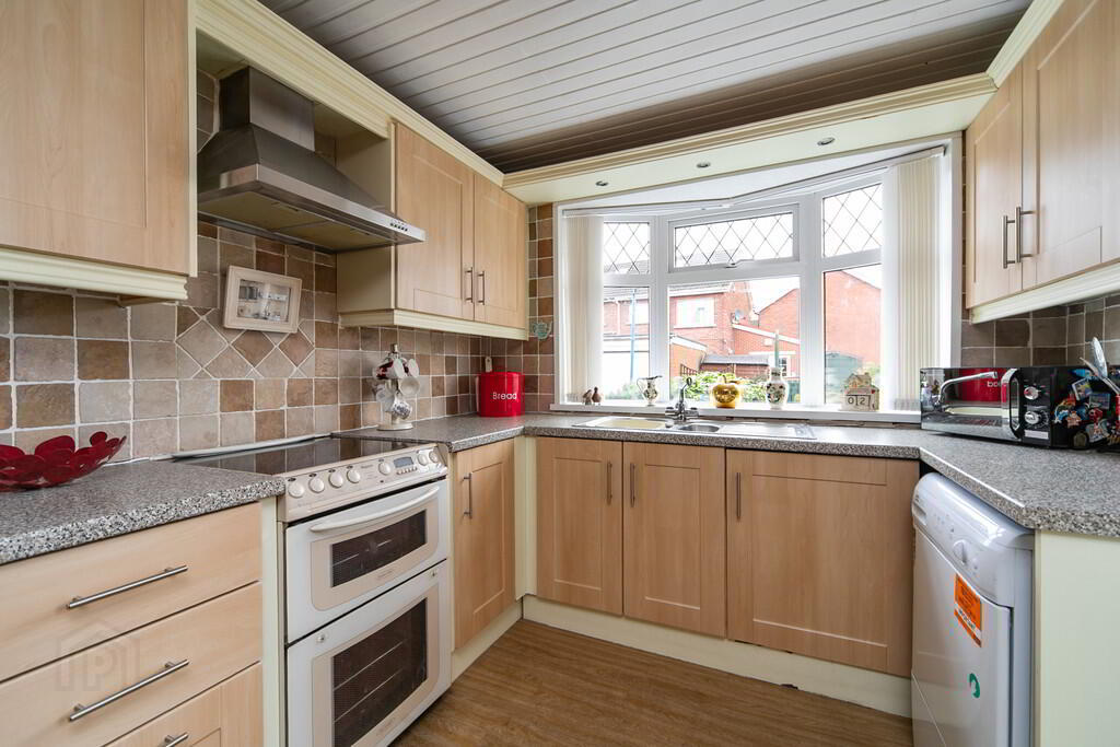 33 Larkfield Road 7 of 20