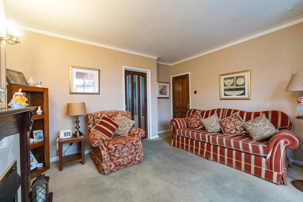 33 Larkfield Road 4 of 20