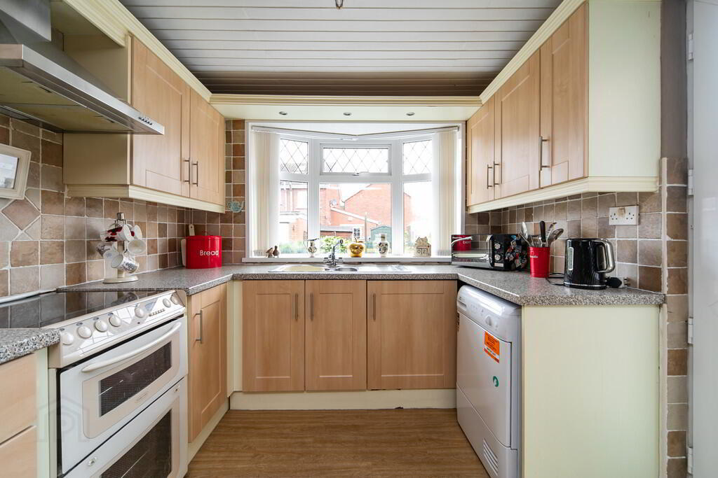 33 Larkfield Road 8 of 20