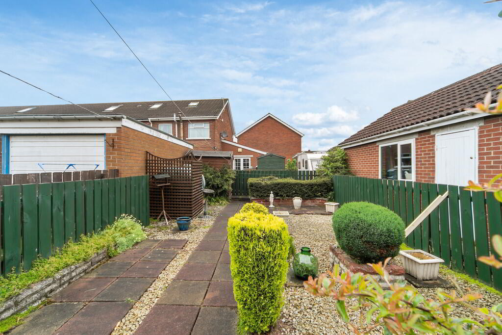 33 Larkfield Road 17 of 20