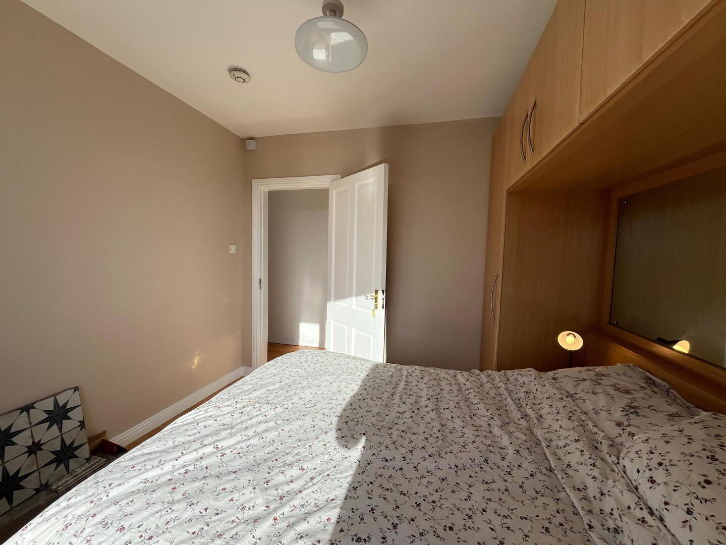 Glenwaverly Court 6 of 11