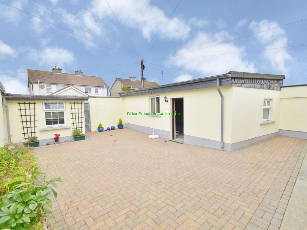 72 Ballygologue Park 25 of 31