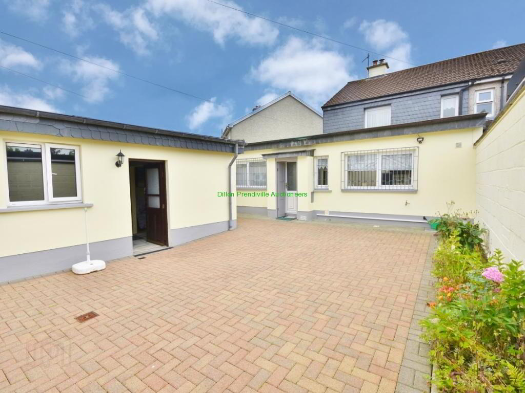 72 Ballygologue Park 26 of 31