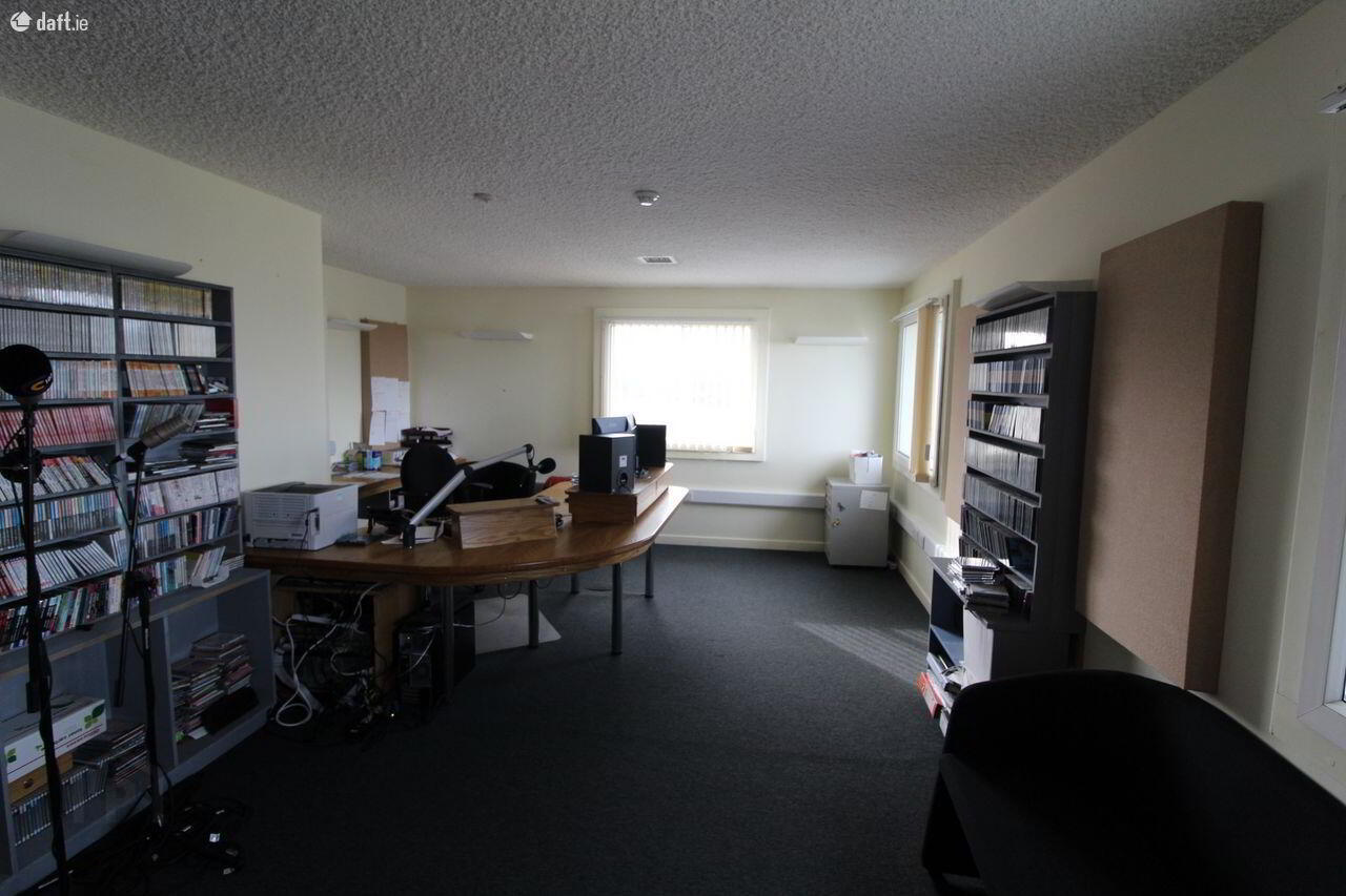 Unit 8, Majestic Business Park 5 of 18