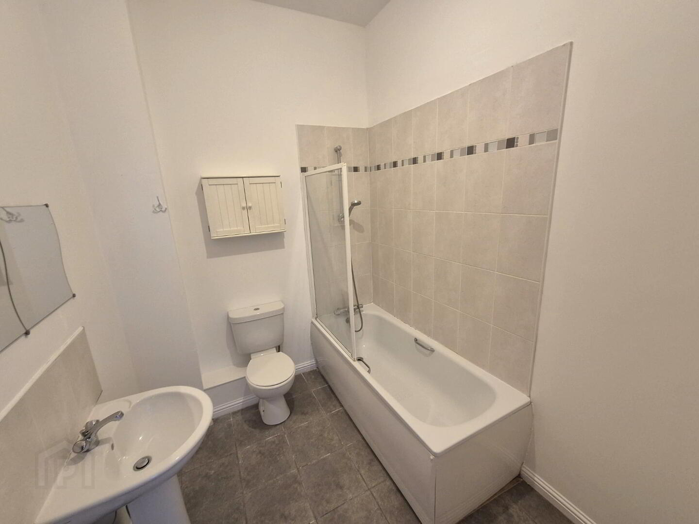 17 Glenmount Manor 8 of 12