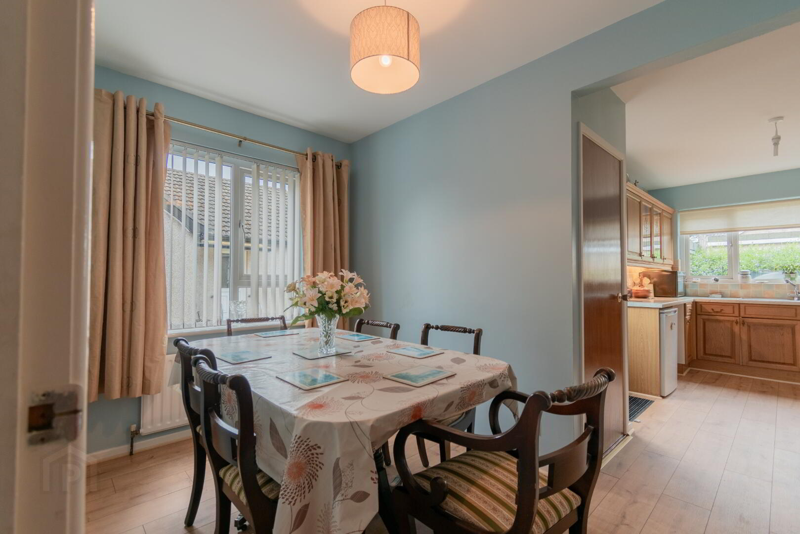 6 Whinsmoor Avenue 8 of 23