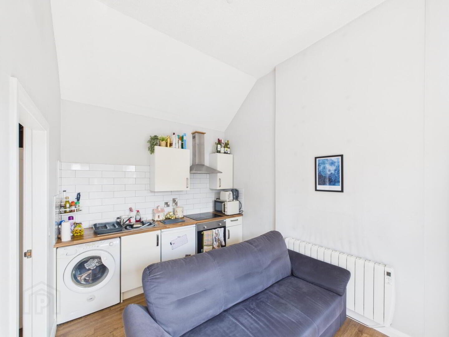 Apartment 3 52 Myrtlefield Park 6 of 9