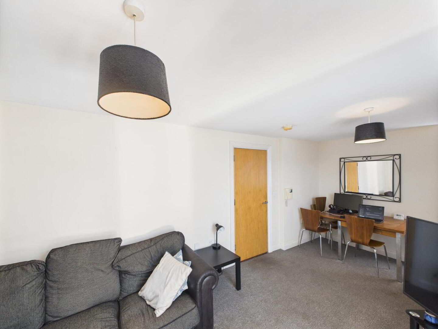 Apartment 6 2 Ross Mill Avenue 3 of 9