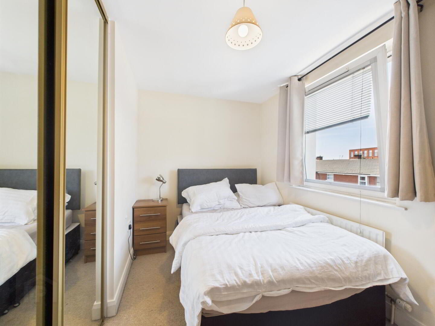 Apartment 6 2 Ross Mill Avenue 8 of 9