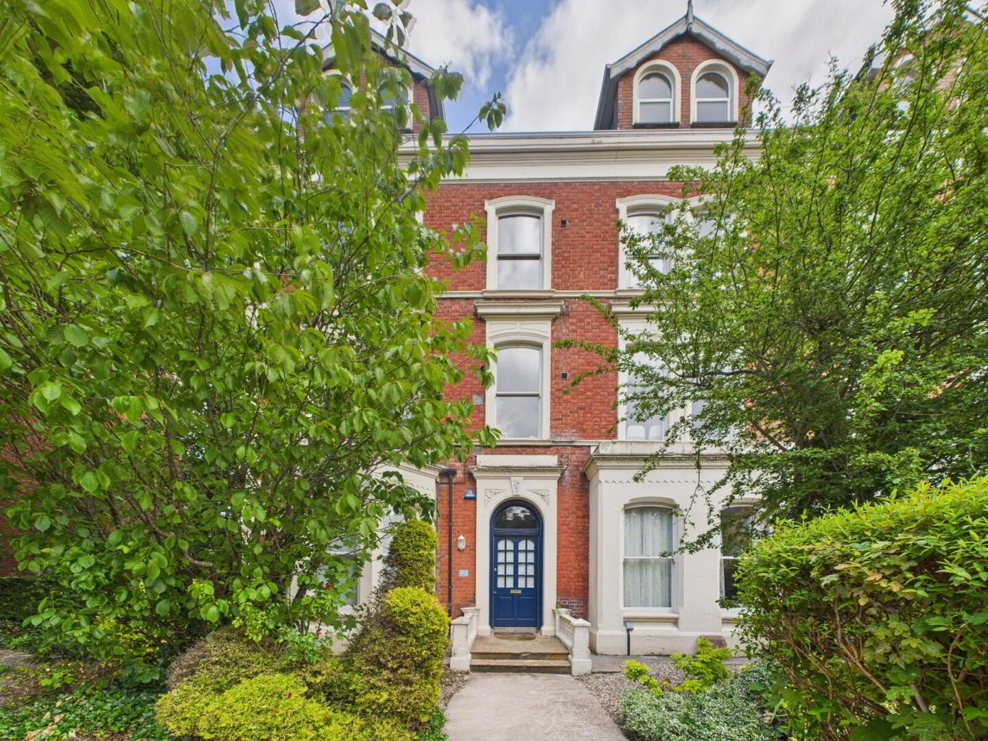 Flat 4, 14 College Gardens 1 of 12