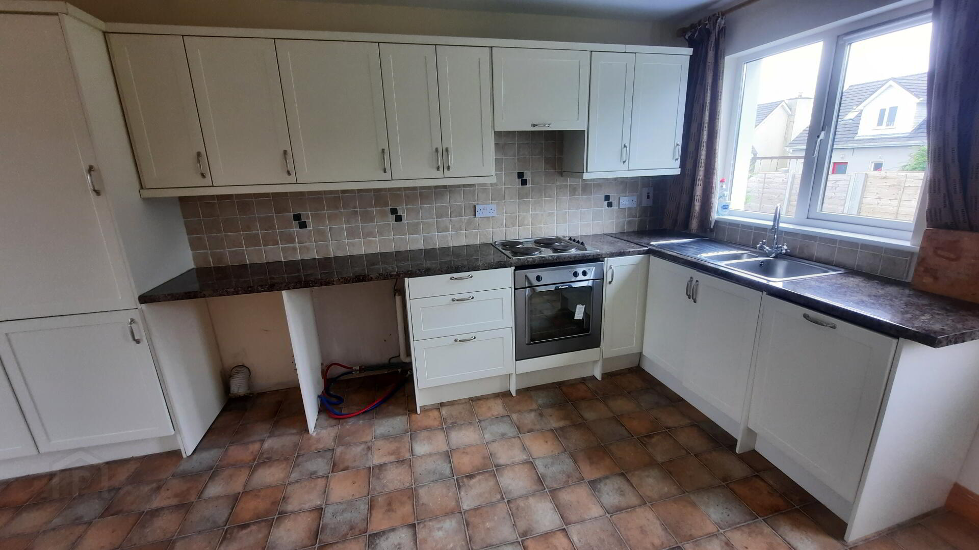 35 Rockfield Manor 11 of 34
