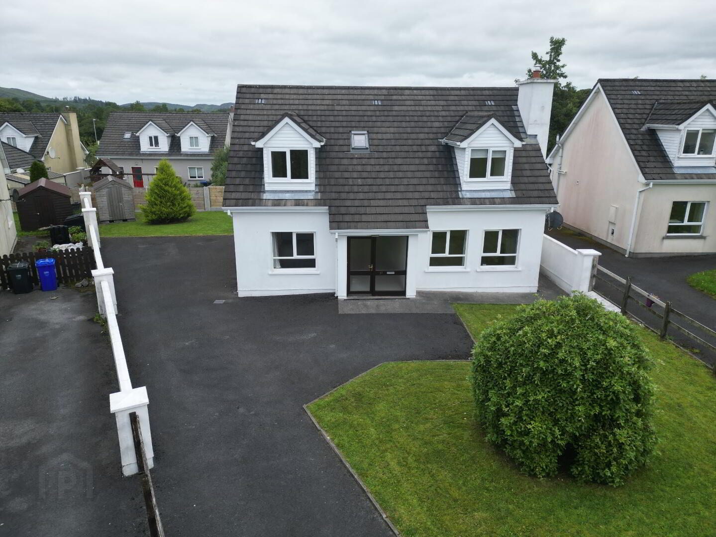 35 Rockfield Manor 3 of 34