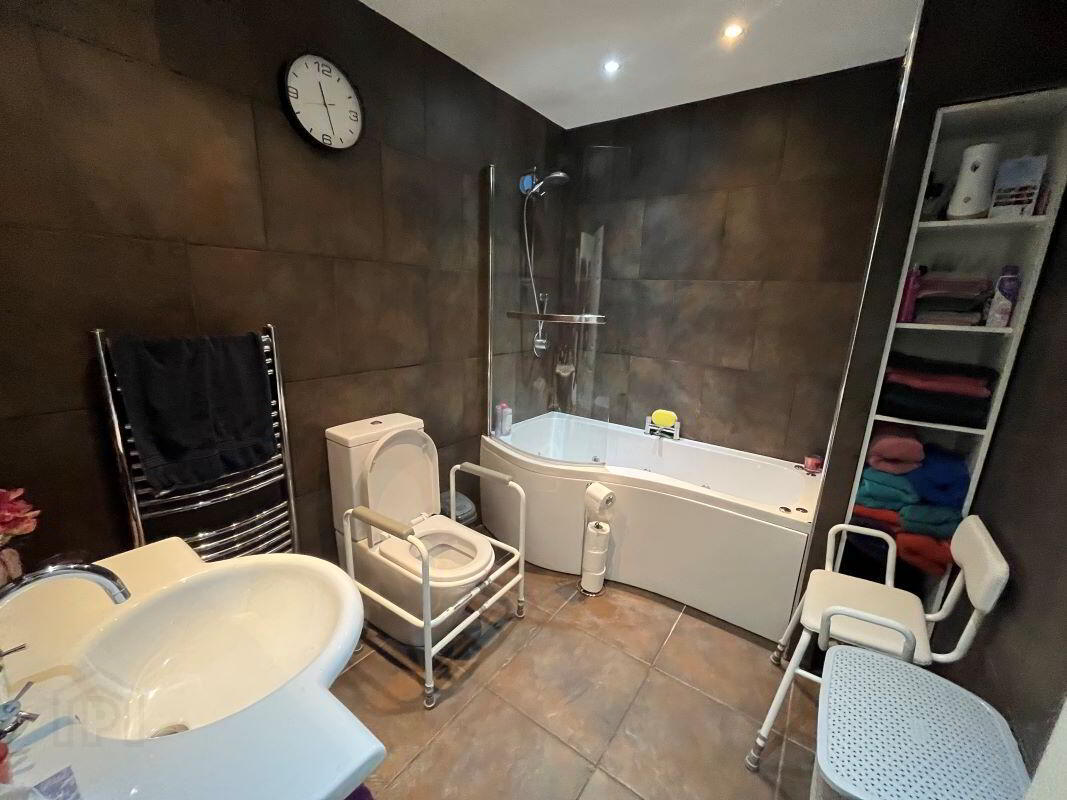 63 Bushmills Road 28 of 31