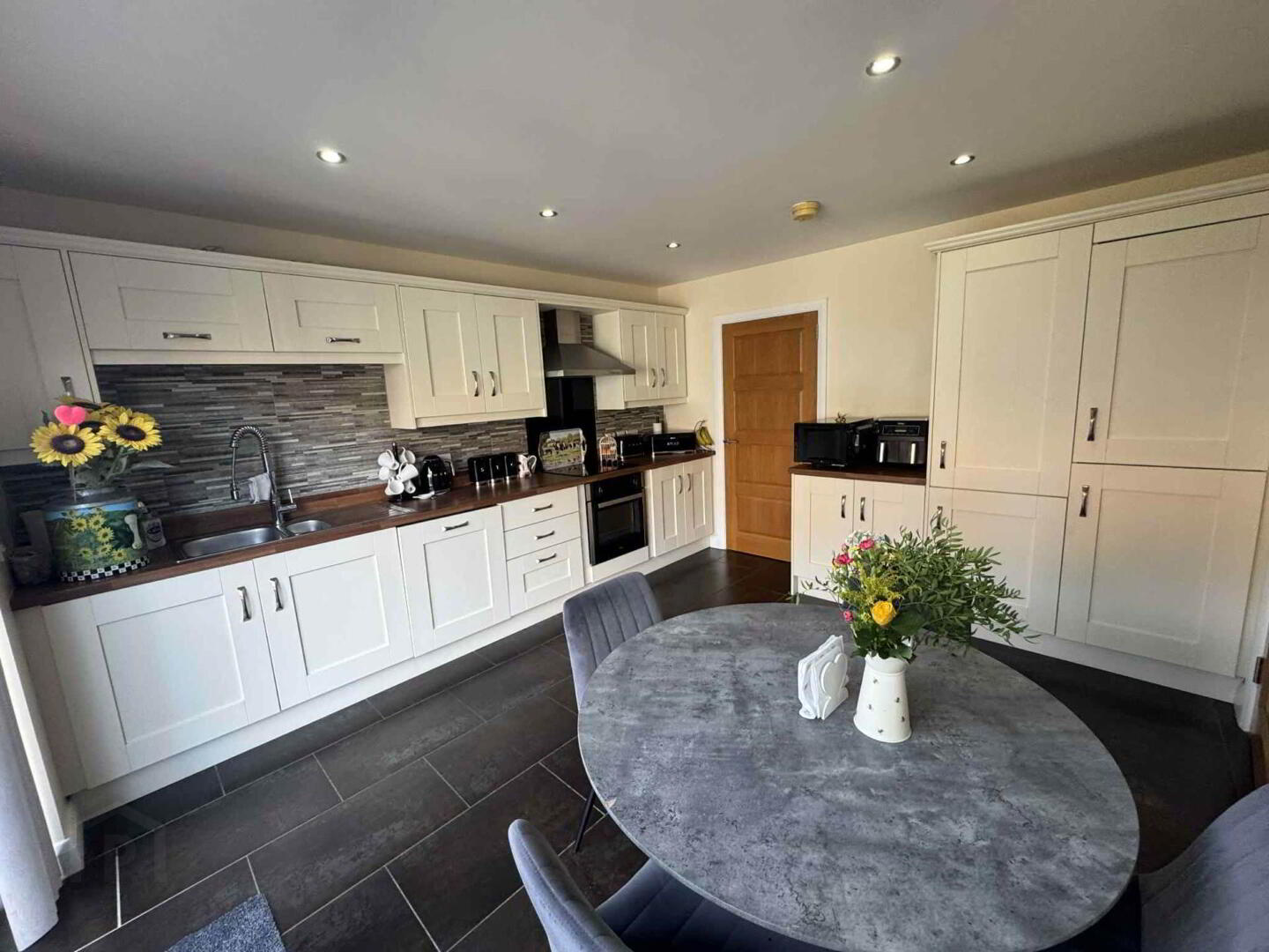5 Highgrove Gate 5 of 17
