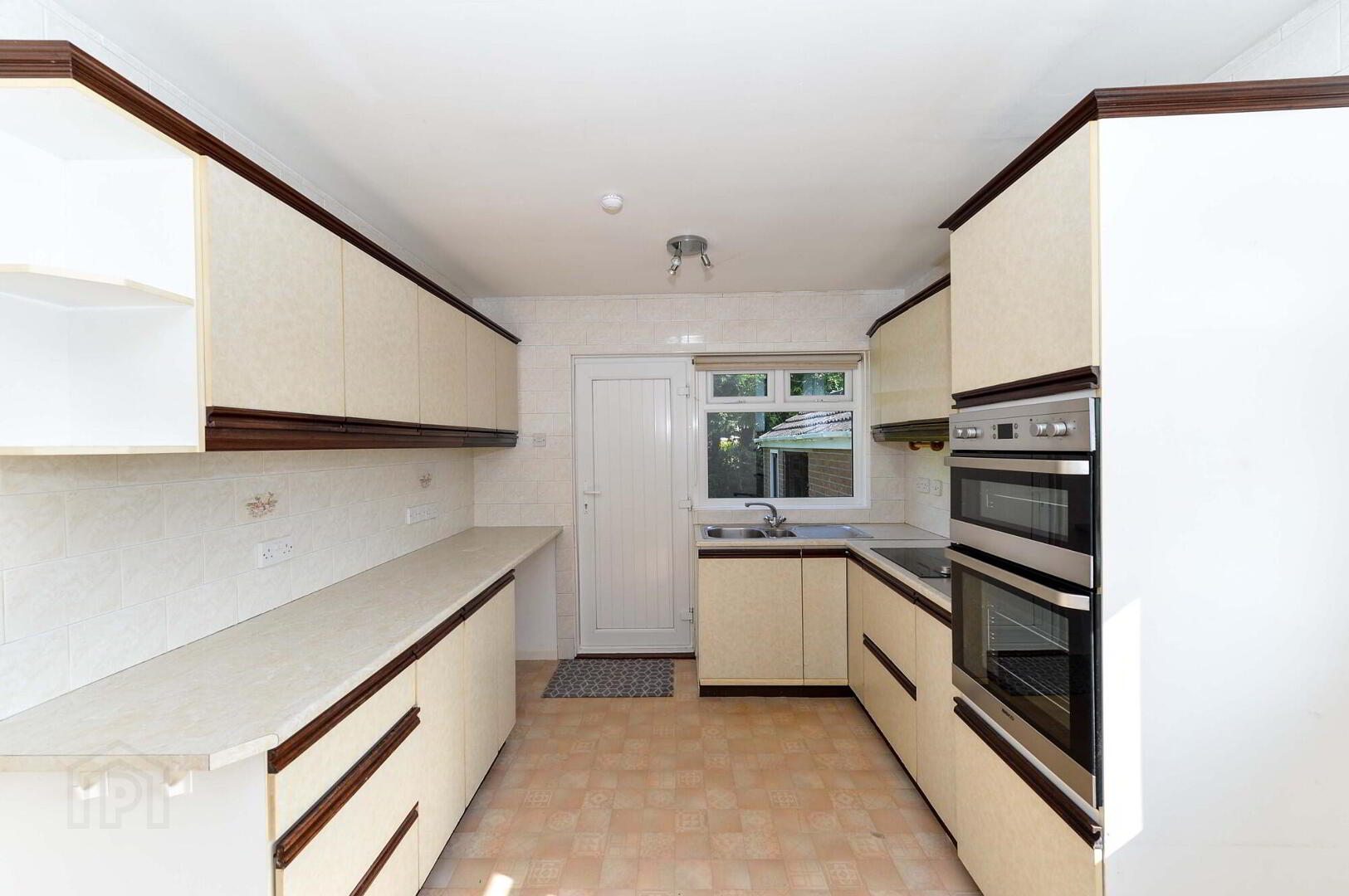 10 Moyra Drive 6 of 16