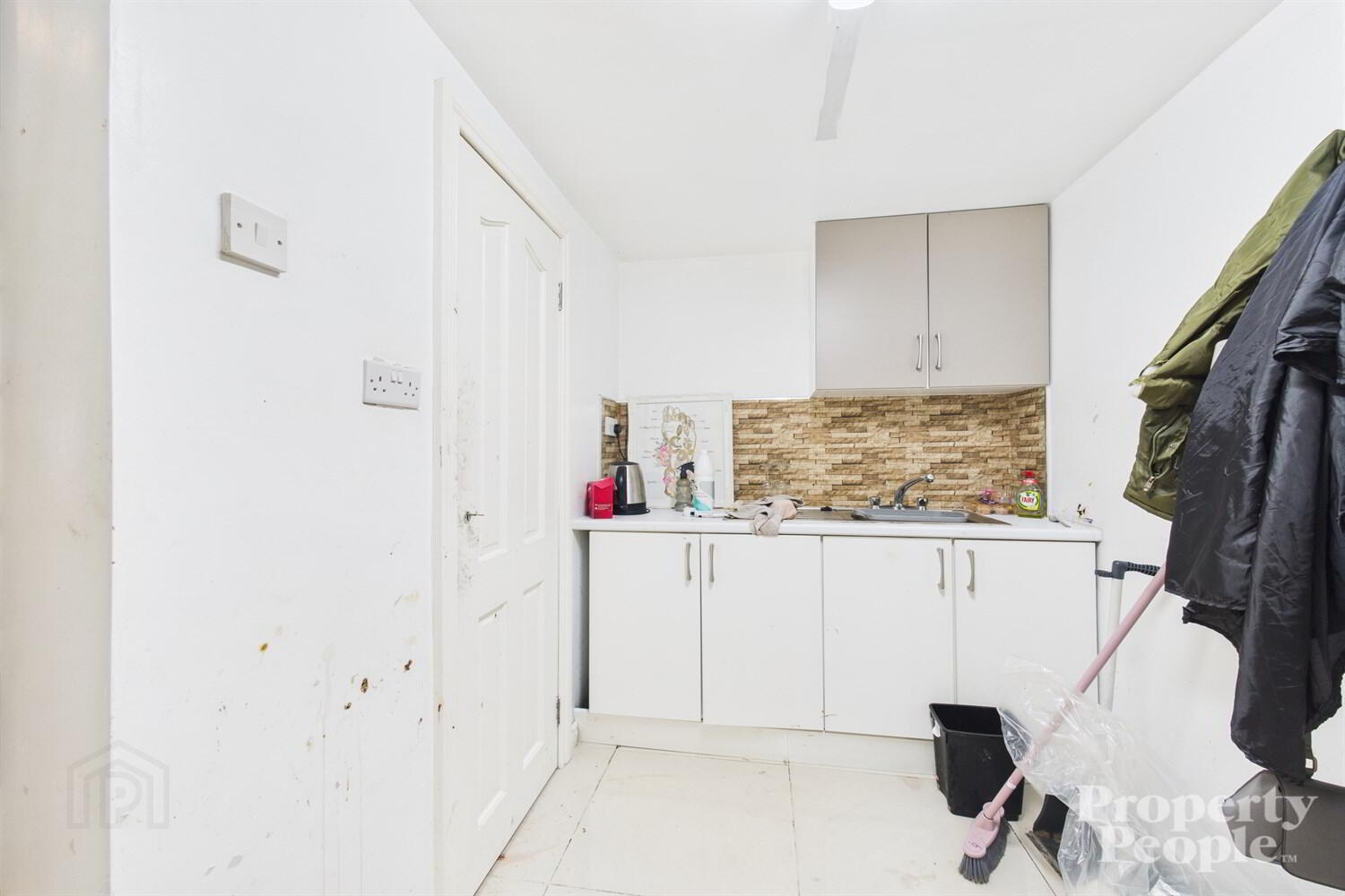 69 Mountview Street 5 of 25