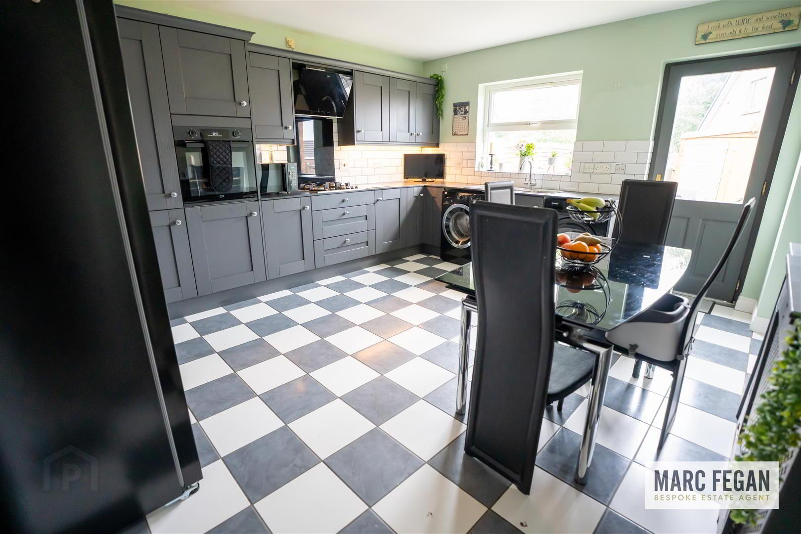 15 Bann Close 4 of 44