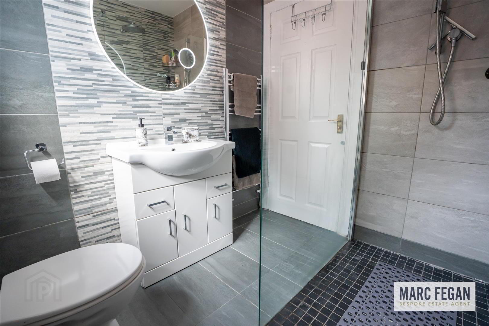 15 Bann Close 32 of 44