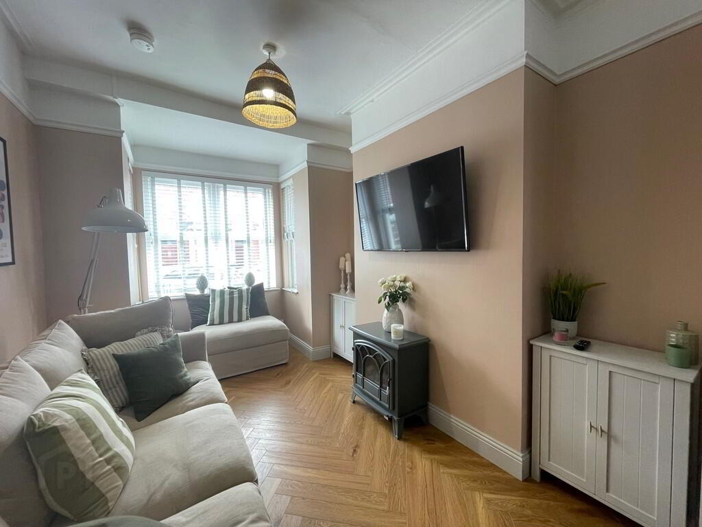55 Donnybrook Street 4 of 19