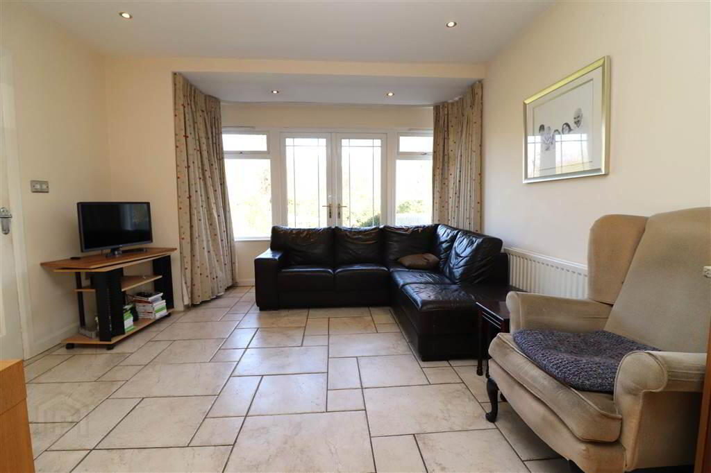9 Waverley Avenue 7 of 21
