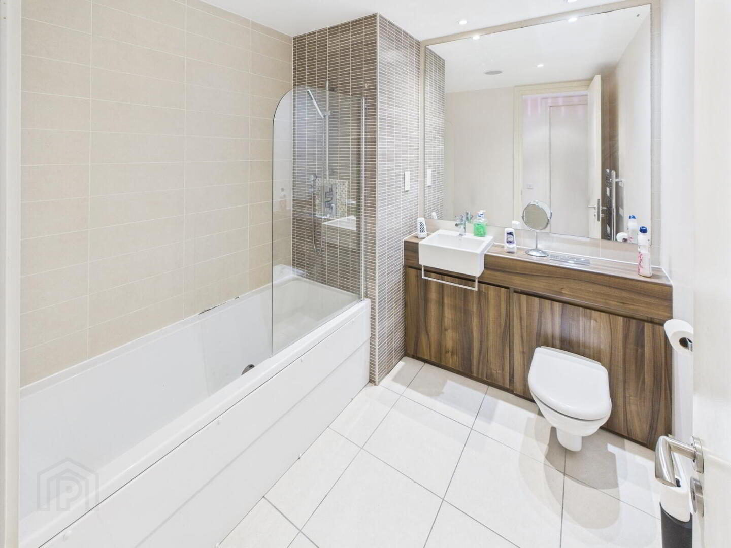 Apartment 11.41 The Arc 2l Queens Road 7 of 8