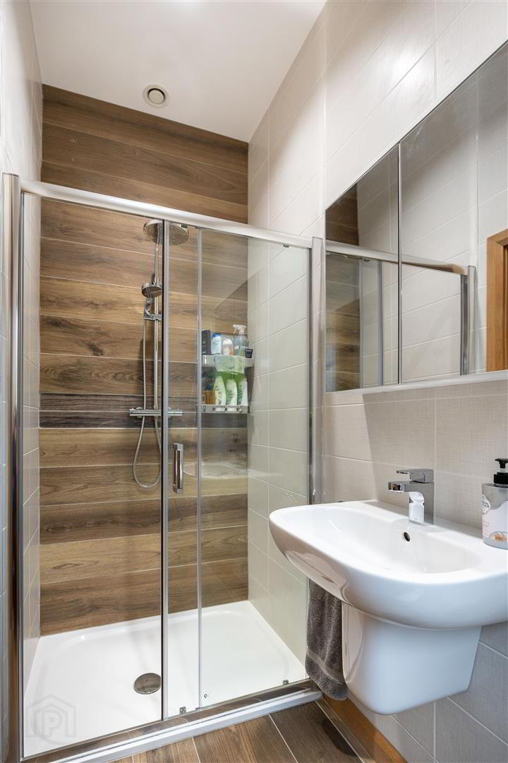 11b Bourlon Road 35 of 54