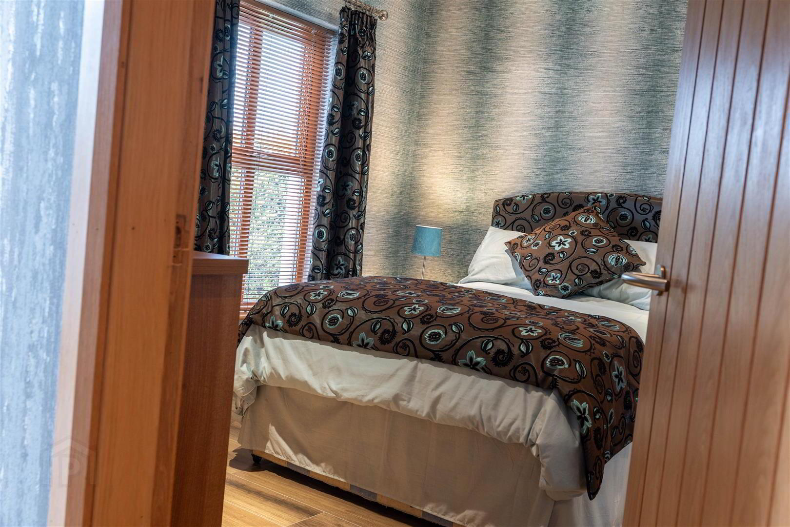 11b Bourlon Road 37 of 54