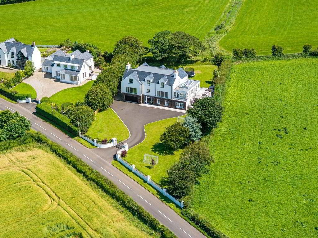 7 Ballymacrea Road 1 of 76