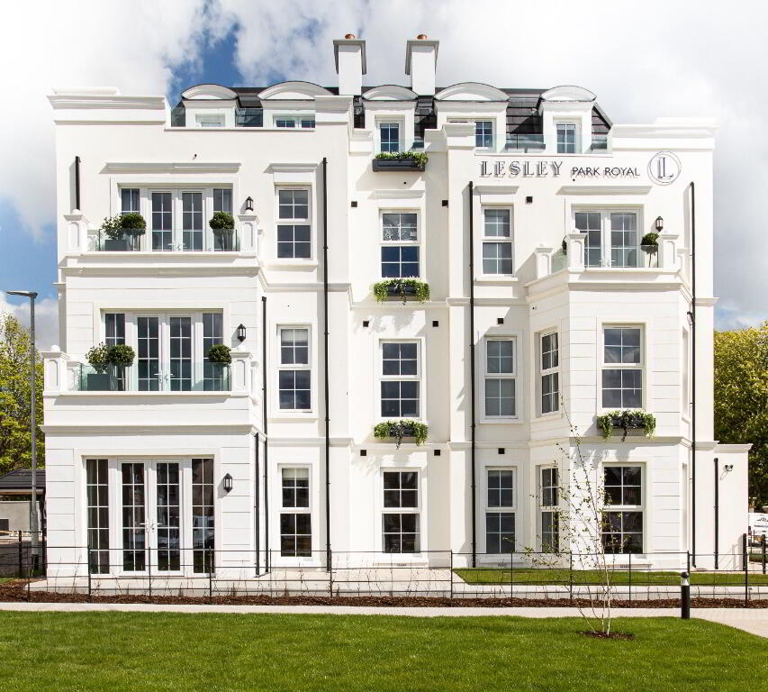 Apt 13 Lesley Park Royal, 1 Rosepark Gardens 1 of 14