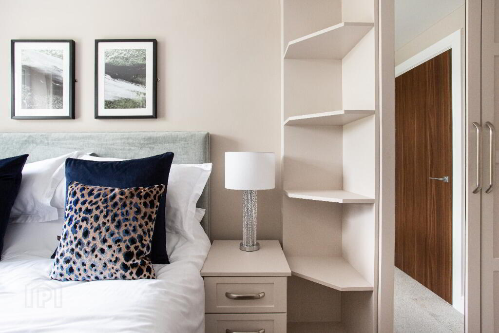 Apt 13 Lesley Park Royal, 1 Rosepark Gardens 7 of 14