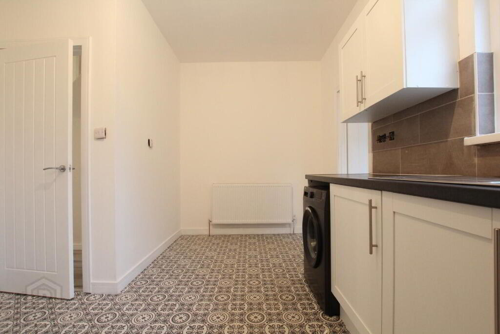 6 Derry Street 5 of 11