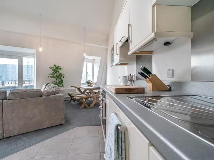Apt 602 St Annes Square, 7 Edward Street 6 of 14