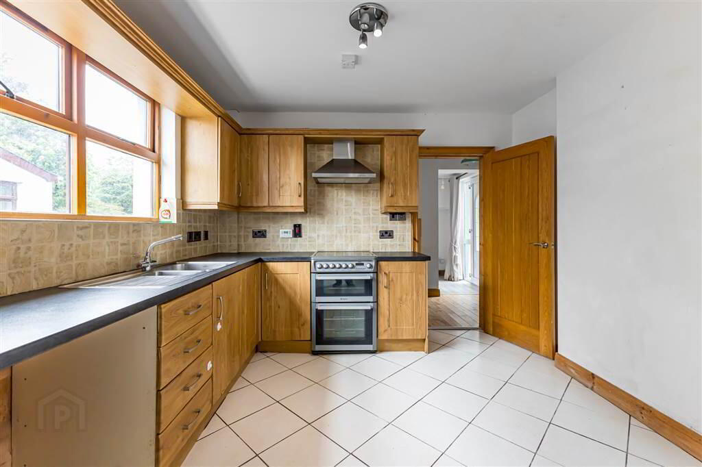 10 Lisburn Road 7 of 24