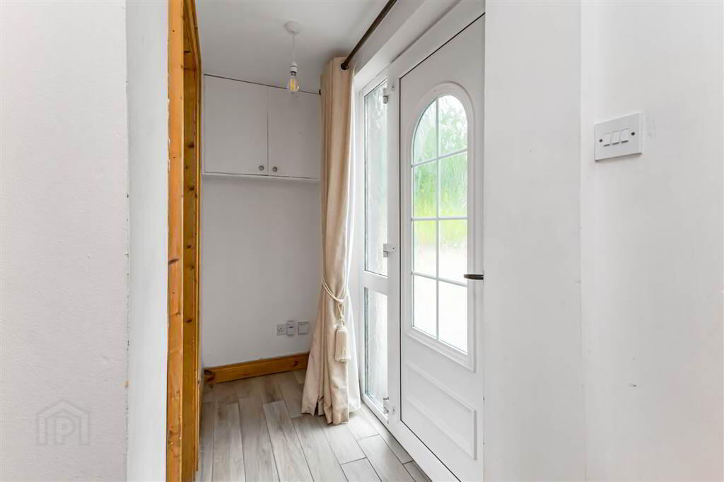 10 Lisburn Road 3 of 24