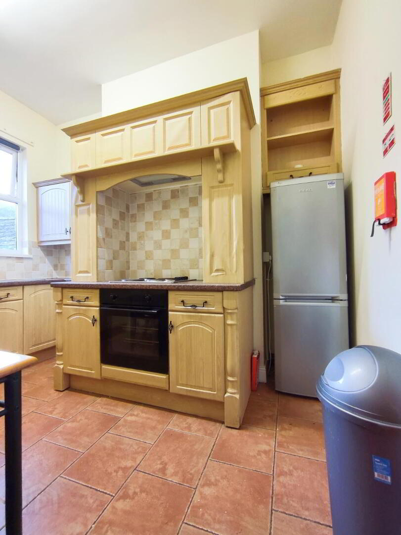 One Double Bedroom Available, 5 Magdala Street 5 of 6