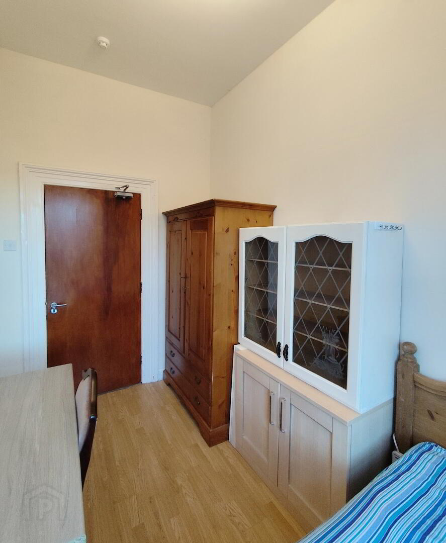 One Double Bedroom Available, 5 Magdala Street 7 of 7