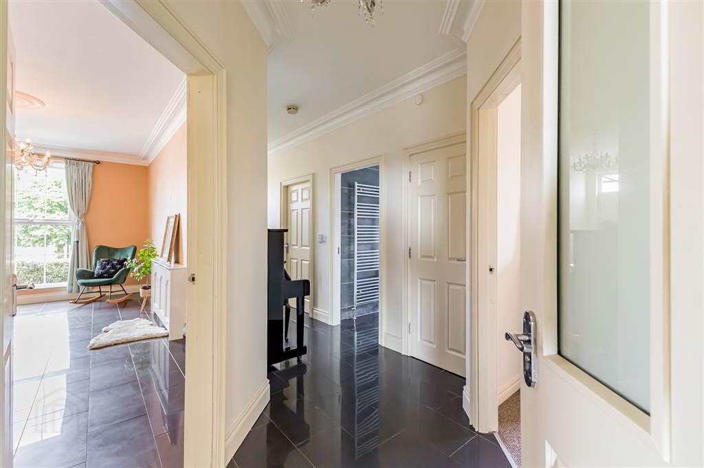36 Lady Wallace Walk 10 of 31