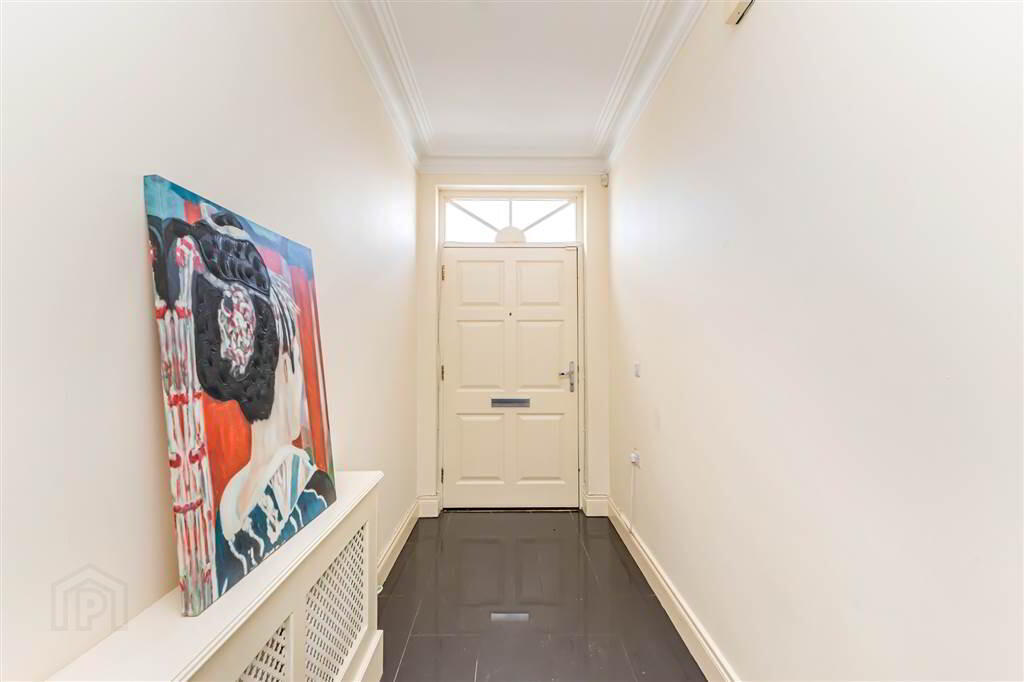 36 Lady Wallace Walk 8 of 31