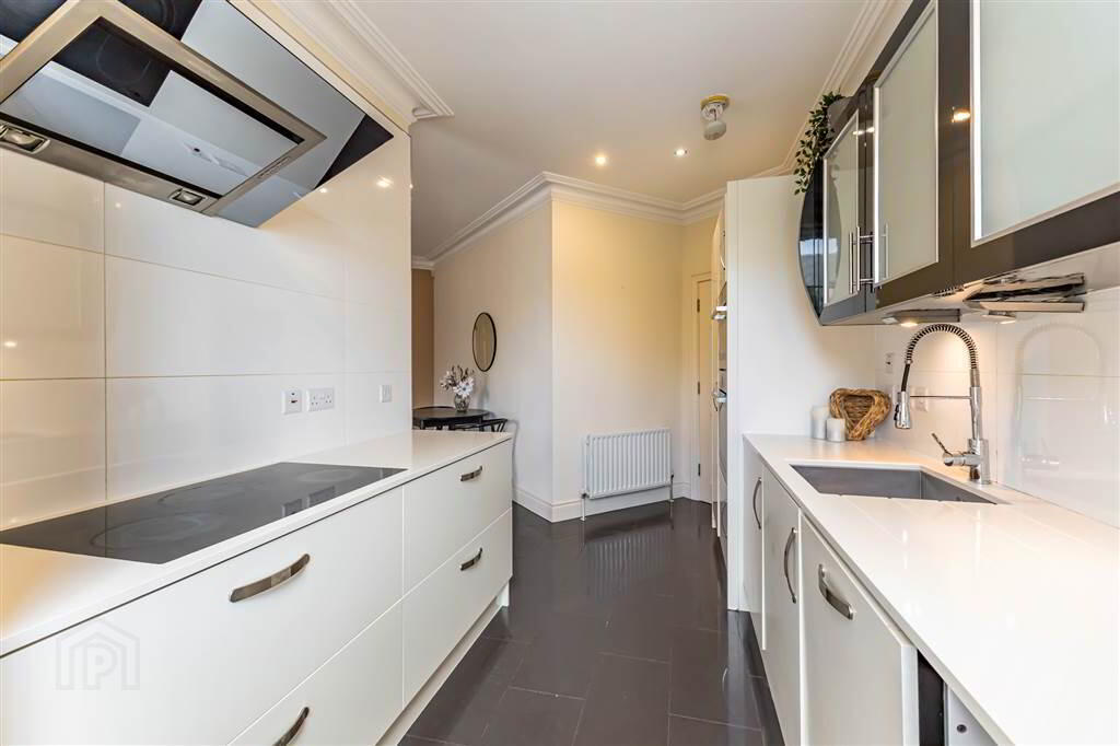 36 Lady Wallace Walk 19 of 31
