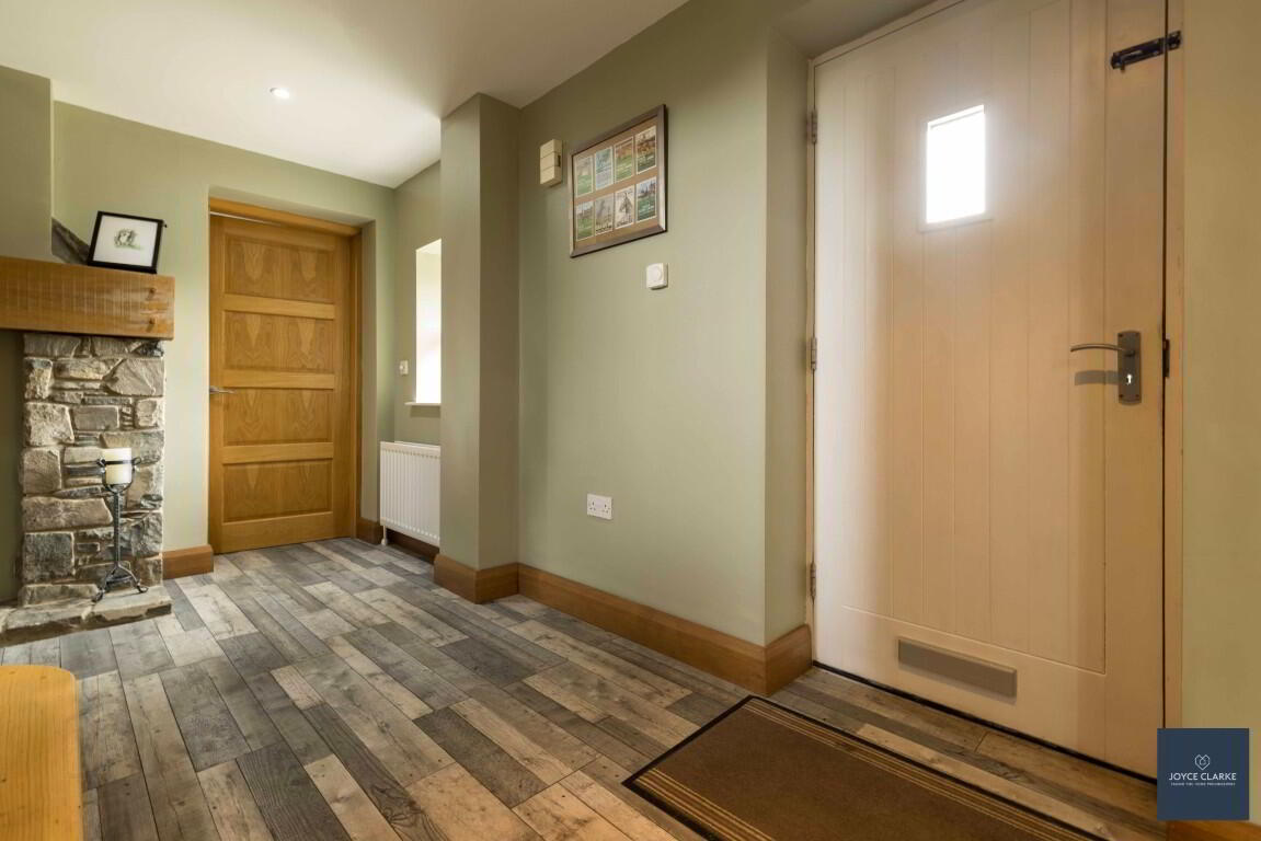 25b, Magheralone Road 4 of 51