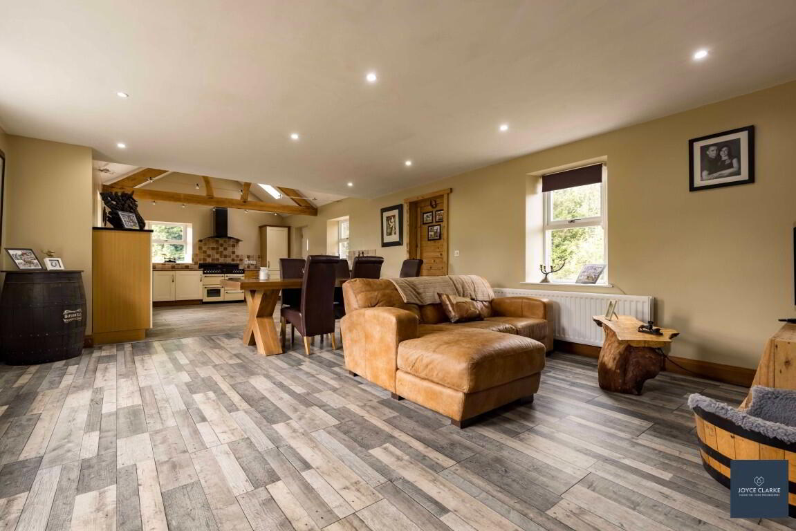 25b, Magheralone Road 6 of 51