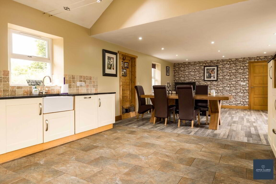 25b, Magheralone Road 11 of 51