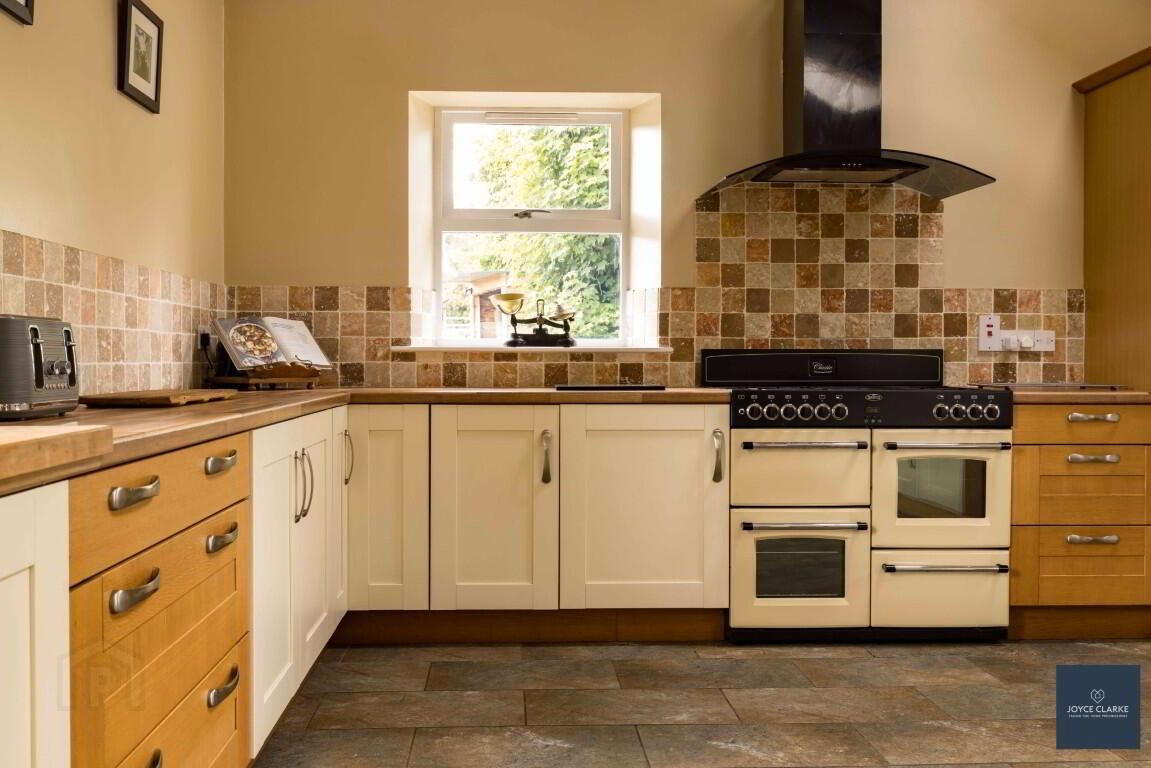 25b, Magheralone Road 10 of 51
