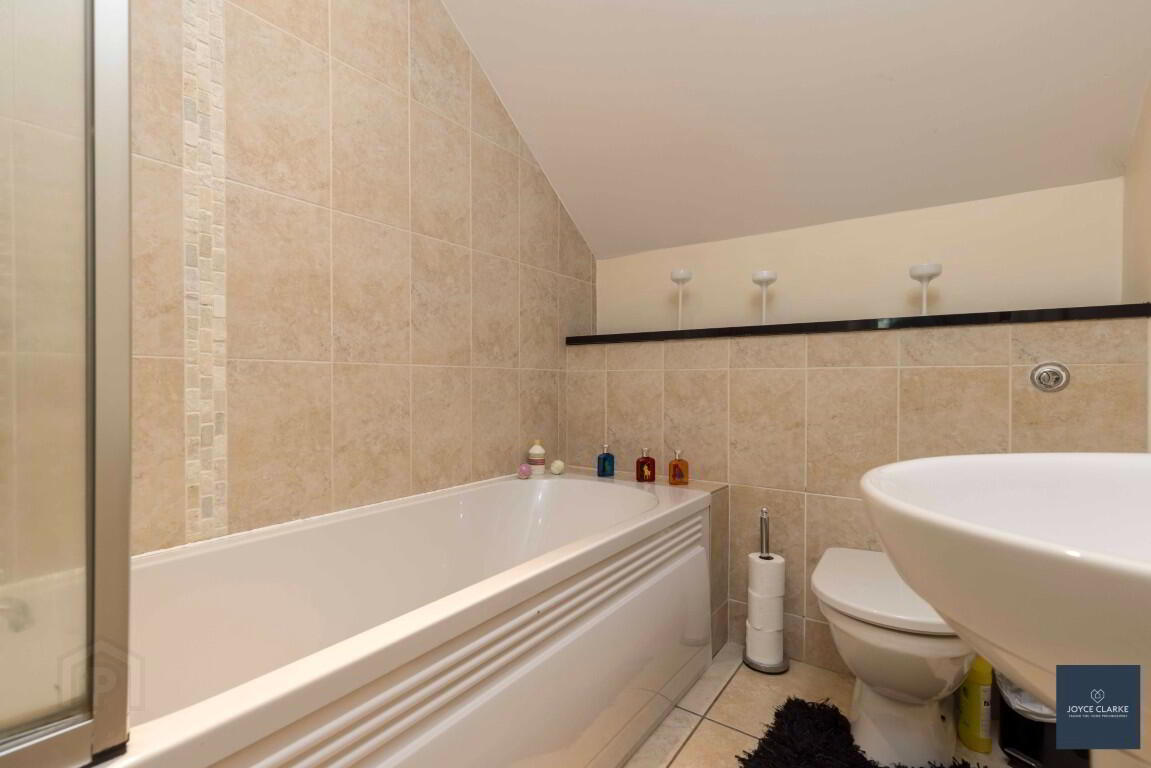 25b, Magheralone Road 26 of 51