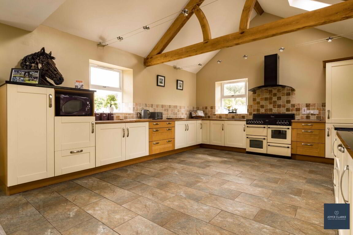 25b, Magheralone Road 9 of 51