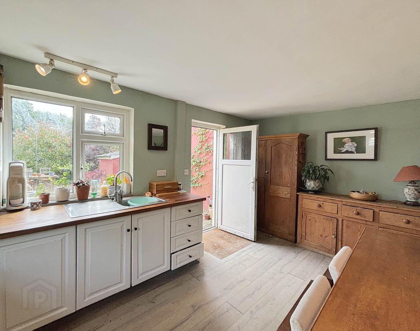 Willow Cottage 4 of 23